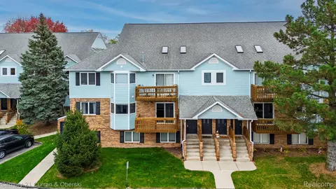 221 Pinewood Cir, Plymouth, MI 48170