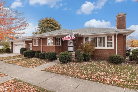 2110 21st St, Wyandotte, MI 48192