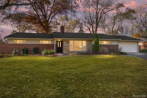 28295 Bayberry Rd, Farmington Hills, MI 48331