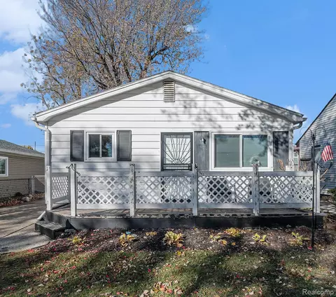 166 W Coy Ave, Hazel Park, MI 48030