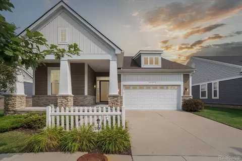 49276 Garden Ln, Canton, MI 48188