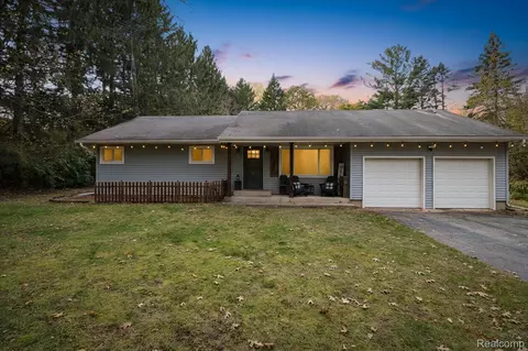 524 S Jackson St, Hanover, MI 49241