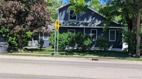 909 S Michigan Ave, Howell, MI 48843