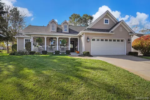 9203 Pine Walk Pass, Argentine, MI 48451