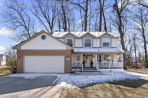 43552 Karli Ln, Canton, MI 48188