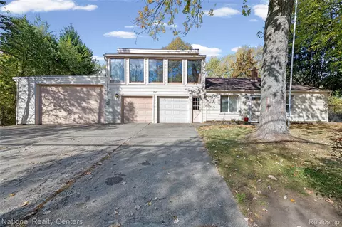 793 Hartland Ave, Troy, MI 48083