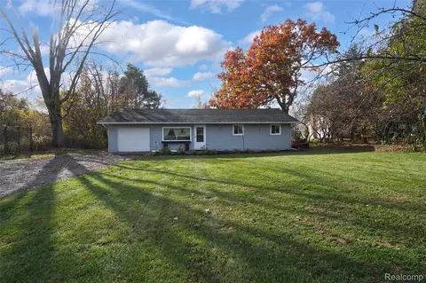 5191 Pratt Rd, Metamora, MI 48455