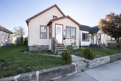 18765 Riverview St, Riverview, MI 48193