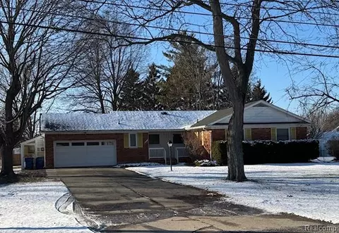 5374 Torrey Rd, Mundy, MI 48507