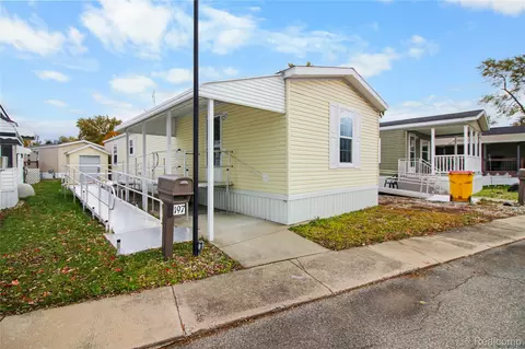 197 Jay St, Dearborn Heights, MI 48127