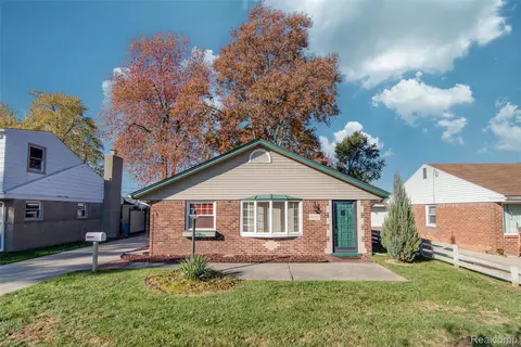 18552 Hinton St, Riverview, MI 48193