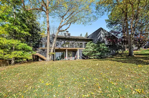 2501 Doleman Dr, West Bloomfield, MI 48324