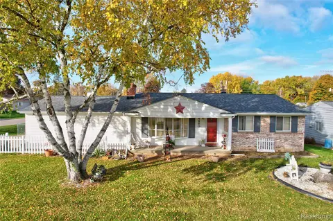 4480 Cherrytree Ln, Flint, MI 48507