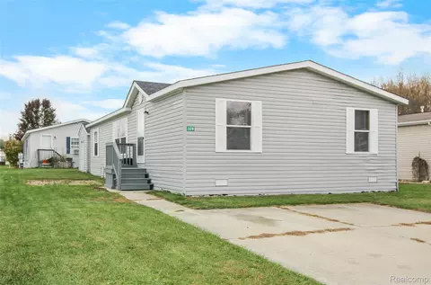 328 White Oak Ln, Augusta, MI 48190