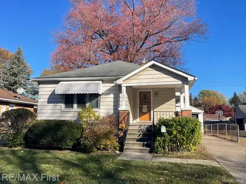 23022 Firwood Ave, Eastpointe, MI 48021
