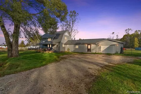4576 W Baker Rd, Warren, MI 48618