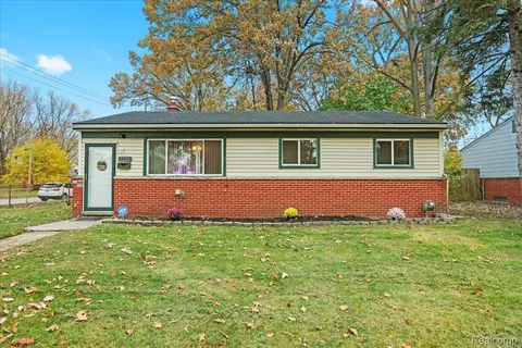 34415 Glover St, Wayne, MI 48184