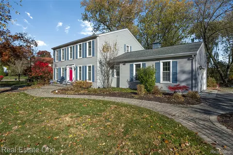 4163 Old Dominion Dr, West Bloomfield, MI 48323