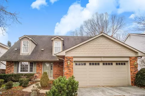 1777 Fairway Dr, Birmingham, MI 48009