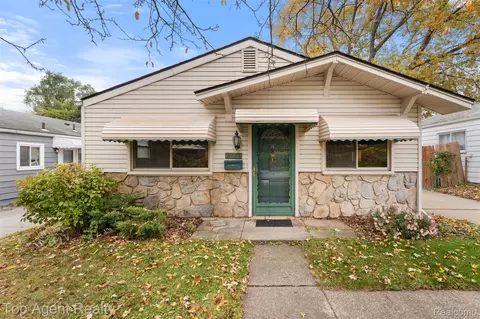 8026 Robert St, Taylor, MI 48180