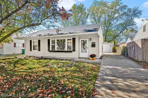 577 Brandt St, Garden City, MI 48135