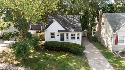 4428 Washington St, Wayne, MI 48184