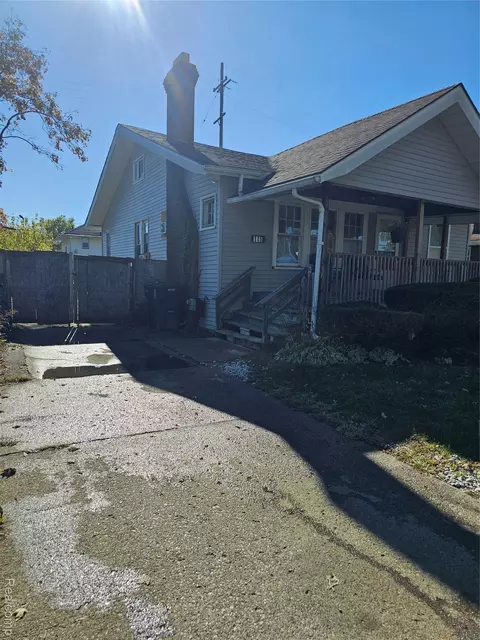 115 W Baker St, Flint, MI 48505