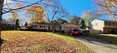 25667 Glamorgan Dr, Novi, MI 48374