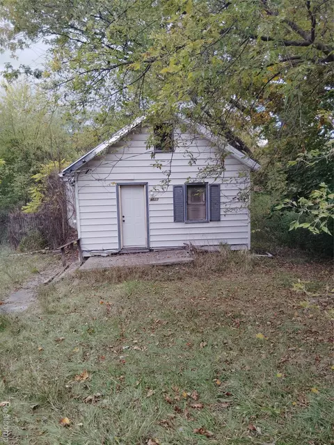 9027 Neff Rd, Clio, MI 48420