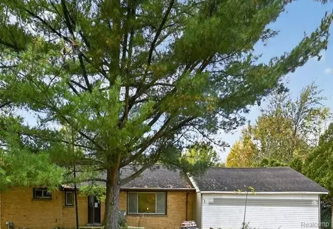 3490 Hannan S Rd, Canton, MI 48188