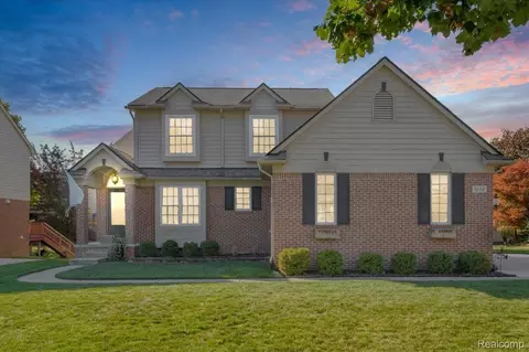 8159 Pickering Pl, Westland, MI 48185