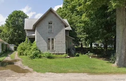 358 Broadway, Springfield, MI 48350