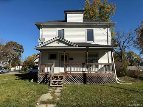 34 Liberty St, Pontiac, MI 48341