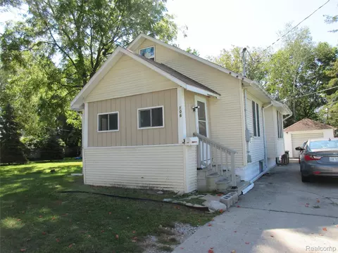 106 Butler St, Clio, MI 48420