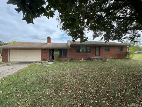 10801 N Rushton Rd, Green Oak, MI 48178