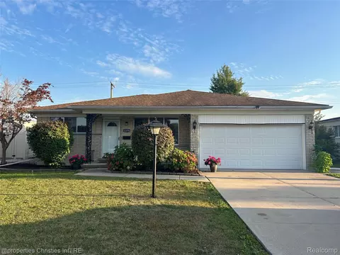 12376 Canterbury Dr, Sterling Heights, MI 48312