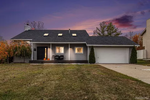 7408 Westbury Blvd, West Bloomfield, MI 48322