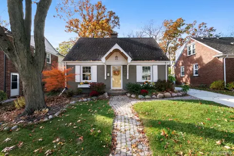4077 Cornwall St, Berkley, MI 48072