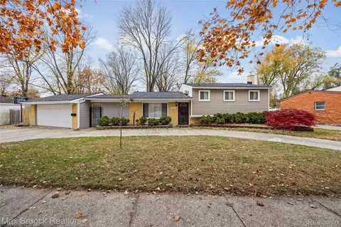 22025 Ontaga St, Farmington Hills, MI 48336