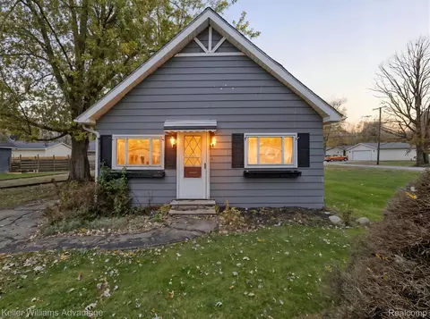 4777 Elm St, Newport, MI 48166