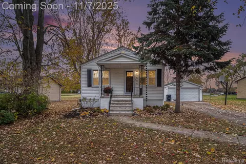 5555 Kreger St, Sterling Heights, MI 48310
