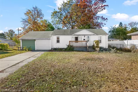 6627 Mayburn St, Dearborn Heights, MI 48127