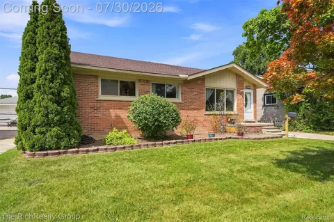 32150 Grandview Ave N, Westland, MI 48186