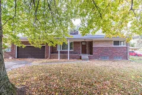 23999 Mcallister St, Southfield, MI 48033