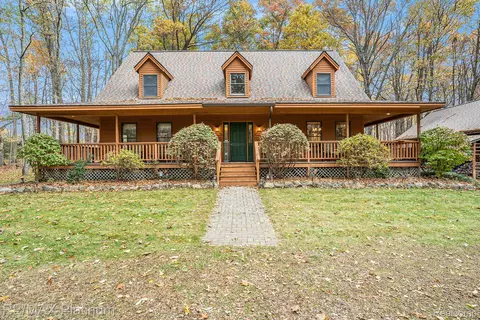 6489 Cedar Lake Rd, Putnam, MI 48169