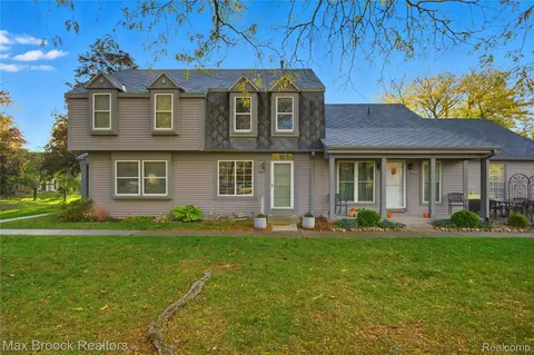2846 Bombridge Ct, Ann Arbor, MI 48104
