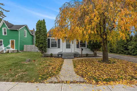 270 Pine St, Imlay City, MI 48444