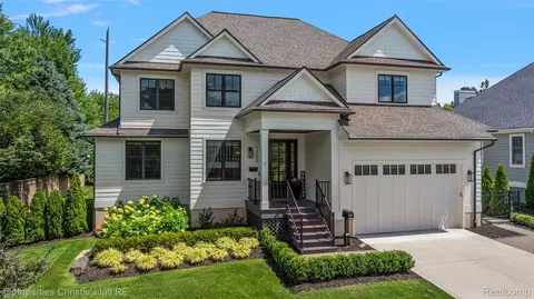 1202 N Pine St, Rochester, MI 48307