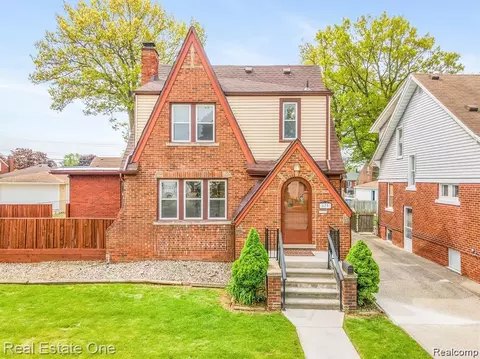 679 Emmons Blvd, Lincoln Park, MI 48146