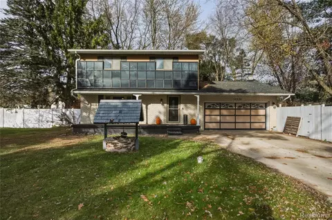 11033 Carr Rd, Davison, MI 48423